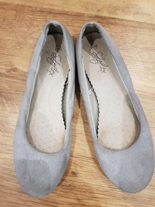 Light Grey Leather Pumps