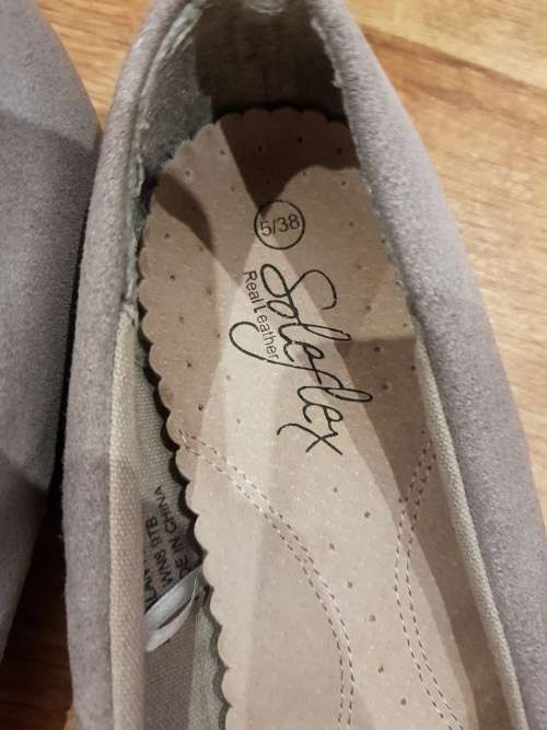 Light Grey Leather Pumps
