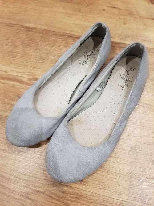 Light Grey Leather Pumps
