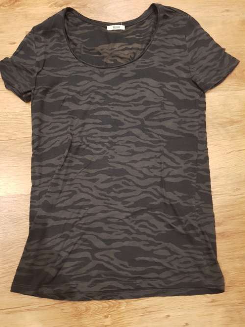 RE: Woolworths Tiger Stripe T-Shirt