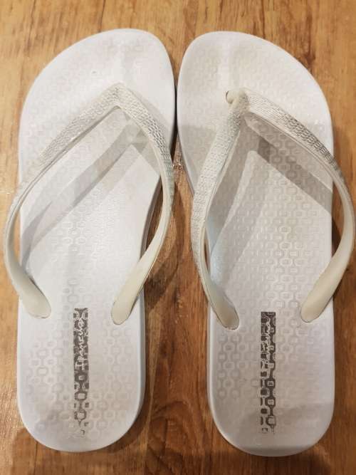 Ipanema Flip Flops / Slops White