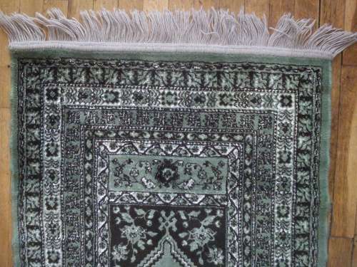 Vintage Turkish Oriental Rug - green, white lashes