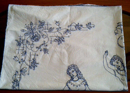 Vintage hand embroidered linen tablecloth 1930s - 1960s