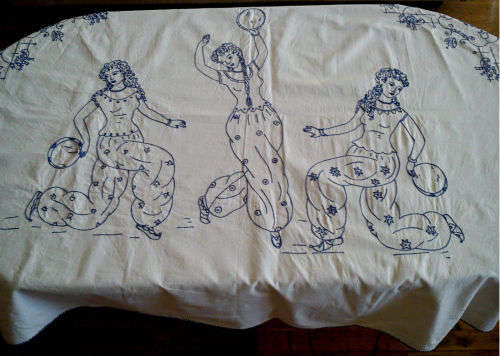 Vintage hand embroidered linen tablecloth 1930s - 1960s