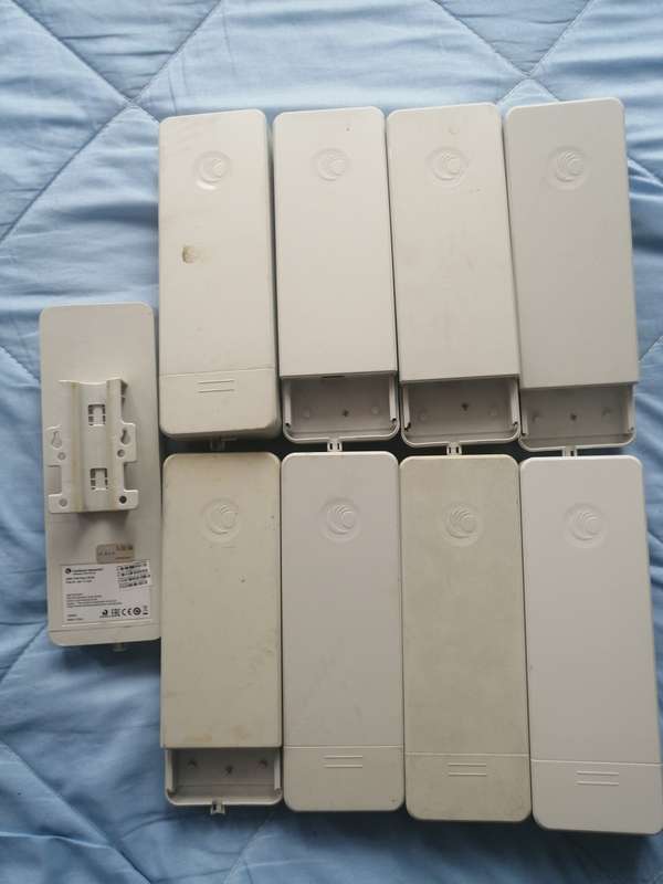 Lot of 6 Cambium EPMP FORCE 130, 5 GHZ, 13 DBI ANT, AC POE, (LAN port need attention on it)