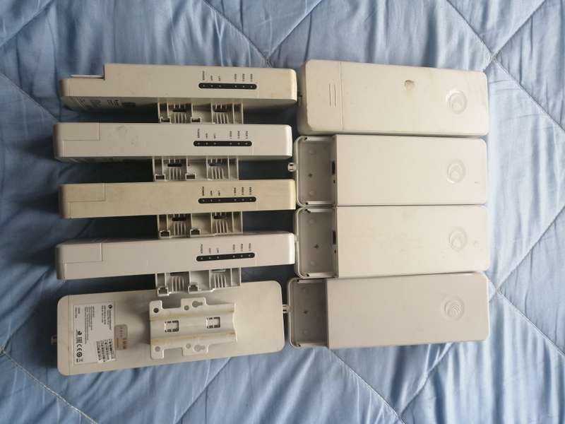 Lot of 6 Cambium EPMP FORCE 130, 5 GHZ, 13 DBI ANT, AC POE, (LAN port need attention on it)