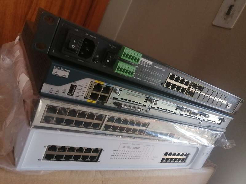 Lot of New & used Network switches 3COM, Planet & Cisco switches, all working