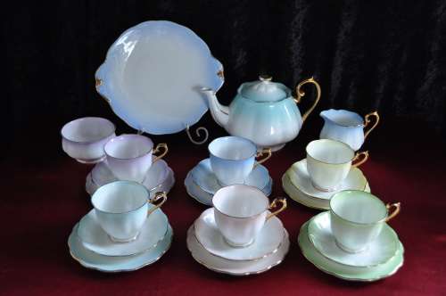 Royal Albert "Rainbow" 22 Piece Tea Set