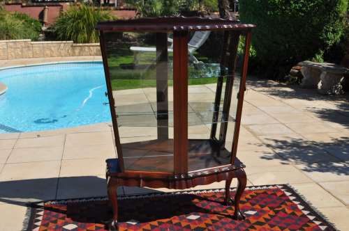 Imbuia Ball & Claw Display Cabinet With Back Mirror ----  Collections Only!!!