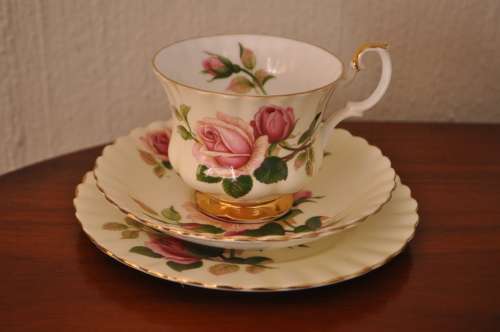 Royal Albert "English Beauty" Trio