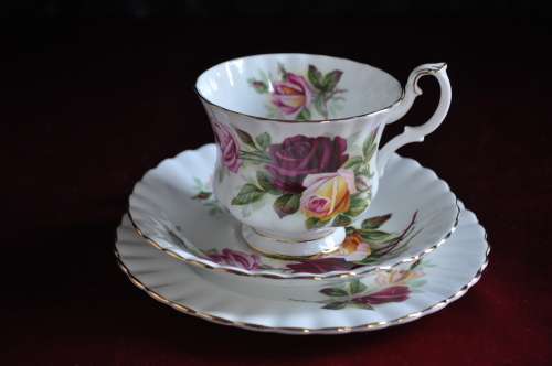 Royal Albert "Kings Ransom" Tea Trio