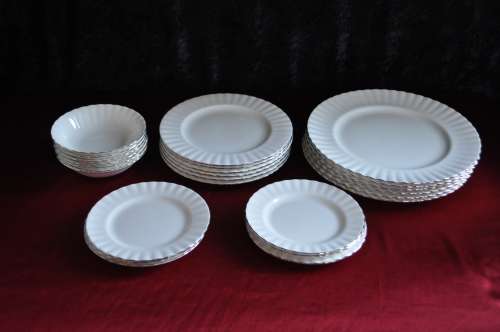 Royal Albert "Chantilly" 24 Piece Dinner Set  --  Collections or Courier Please!