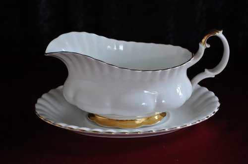 Royal Albert "Val D'or" Gravy Boat & Saucer