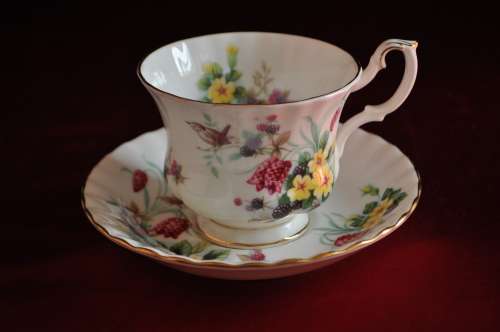 Royal Albert Country Life Series "Spring Wood" Duo