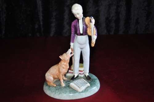 Royal Doulton Figurine " The Young Master"  HN 2872