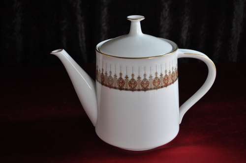 Noritake "Madeleine" Tea Pot