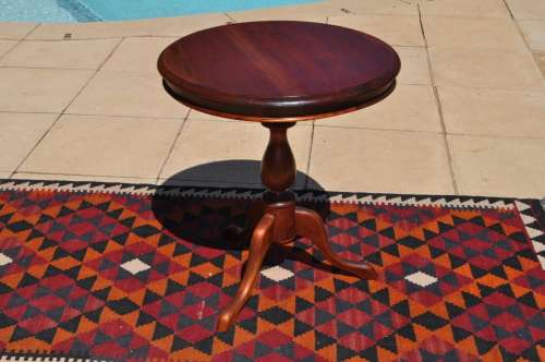Round Wooden Lamp Table.  --  Collectons Only!!!