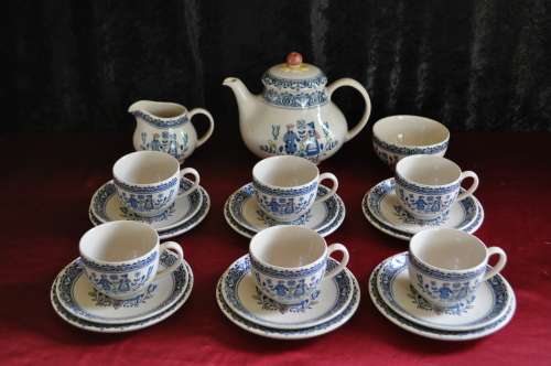 Johnson Bros. "Hearts & Flowers" 21 Piece Tea Set  --  Courier or Collection Please!!!