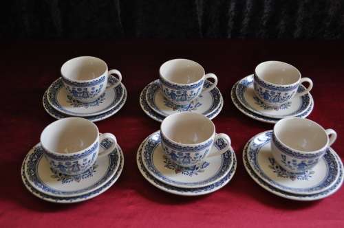 Johnson Bros. "Hearts & Flowers" 21 Piece Tea Set  --  Courier or Collection Please!!!