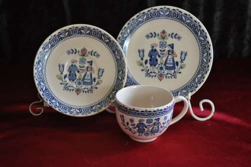 Johnson Bros. "Hearts & Flowers" 21 Piece Tea Set  --  Courier or Collection Please!!!