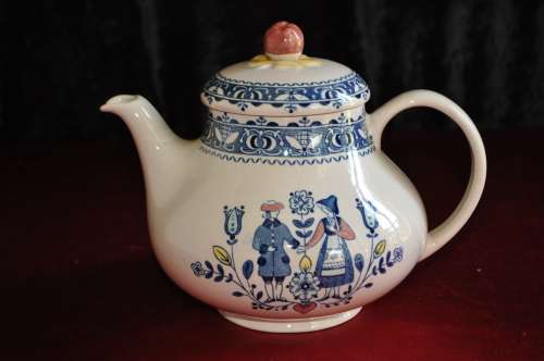 Johnson Bros. "Hearts & Flowers" 21 Piece Tea Set  --  Courier or Collection Please!!!