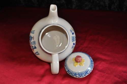 Johnson Bros. "Hearts & Flowers" 21 Piece Tea Set  --  Courier or Collection Please!!!