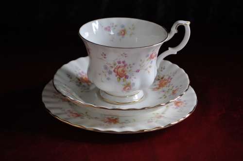Royal Albert "Peach Rose" Trio