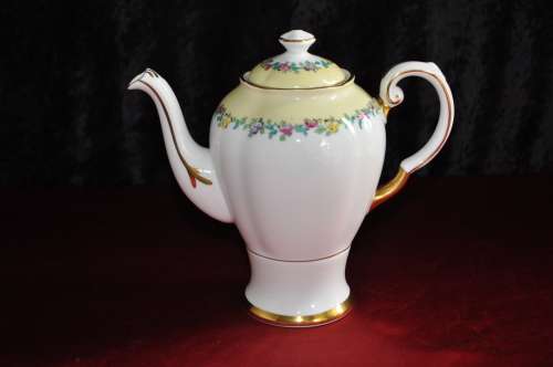 Tuscan Coffee Set For Two.  Inside rim of the lid damaged!!!  Collections or courier please!!