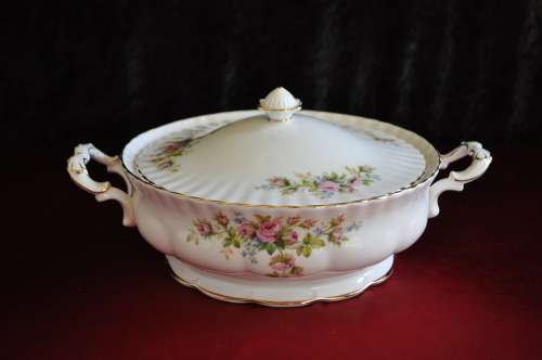 Royal Albert "Moss Rose" Lidded Tureen  --  Collections or Courier please!