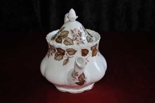 Royal Albert "Linden Lea" Tea Pot For Two  --  Damaged Lid!!!