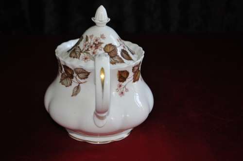 Royal Albert "Linden Lea" Tea Pot For Two  --  Damaged Lid!!!