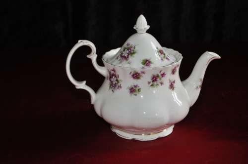 Royal Albert "Sweet Violets" Teapot For Two  --  Collections or Courier Please!!