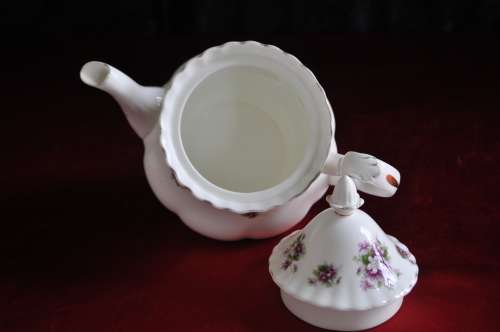 Royal Albert "Sweet Violets" Teapot For Two  --  Collections or Courier Please!!