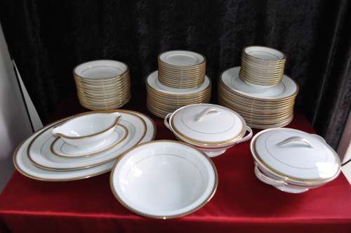 Noritake "Richmond" 66 Piece Dinner Set  --  Courier or Collection Please!!
