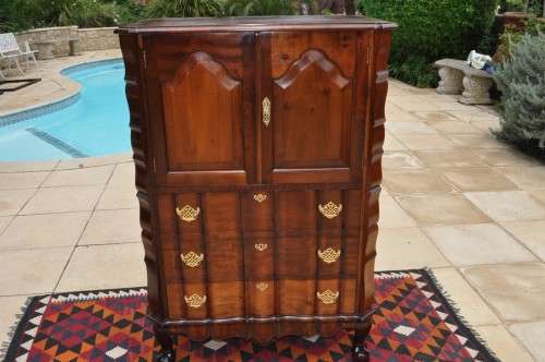 Imbuia Ball & Claw 3 Drawer - 2 Door Chest Of Drawers   ---   Collections Only!!!
