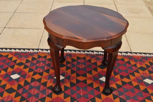 Imbuia Ball & Claw Round Lamp/Coffee Table   ----   Collections Only!!!