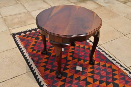 Imbuia Ball & Claw Round Lamp/Coffee Table   ----   Collections Only!!!