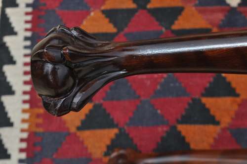 Imbuia Ball & Claw Round Lamp/Coffee Table   ----   Collections Only!!!