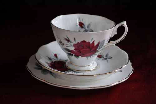 Royal Albert "Sweet Romance" Trio