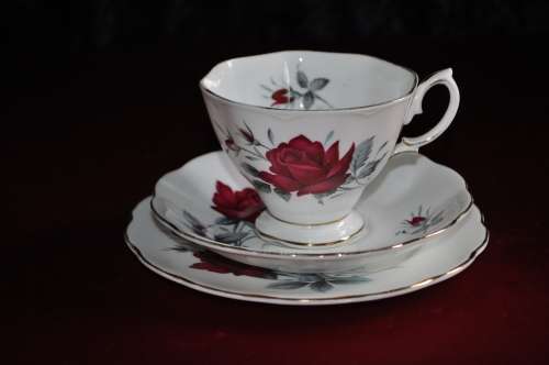 Royal Albert "Sweet Romance" Trio