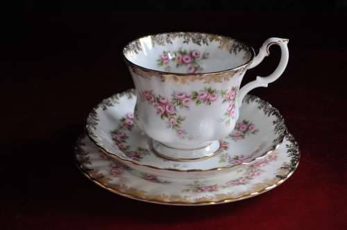 Royal Albert "Dimity Rose" 40 Piece Tea Set --  Collections or Courier Please!!