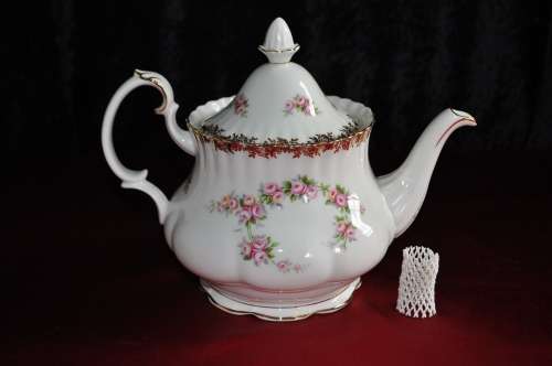 Royal Albert "Dimity Rose" 40 Piece Tea Set --  Collections or Courier Please!!