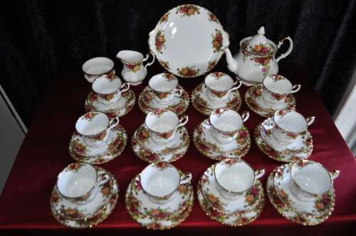 Royal Albert "Old Country Roses" 40 Piece Tea Set  --  Collections or Courier Please!!