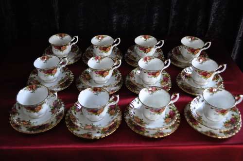Royal Albert "Old Country Roses" 40 Piece Tea Set  --  Collections or Courier Please!!