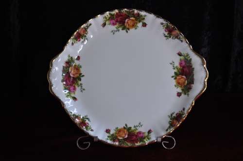 Royal Albert "Old Country Roses" 40 Piece Tea Set  --  Collections or Courier Please!!