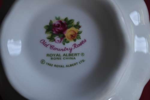 Royal Albert "Old Country Roses" 40 Piece Tea Set  --  Collections or Courier Please!!