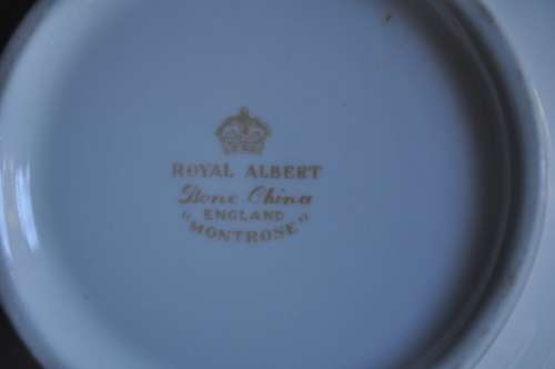Royal Albert "Montrose" Large Tea Pot, Milk & Sugar.  Collections or courier please!!