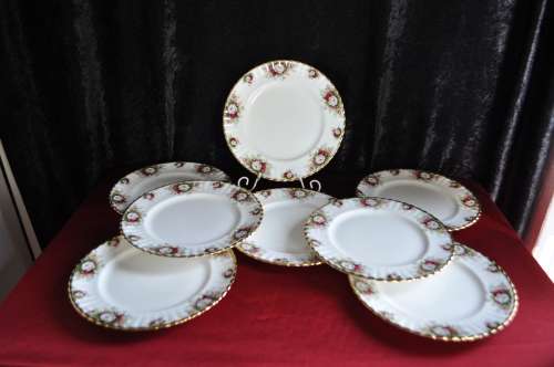 Royal Albert "Celebration" Part Dinner Set (44 Piece)  --  Collections or Courier Please!!