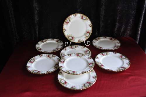 Royal Albert "Celebration" Part Dinner Set (44 Piece)  --  Collections or Courier Please!!