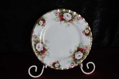 Royal Albert "Celebration" Part Dinner Set (44 Piece)  --  Collections or Courier Please!!